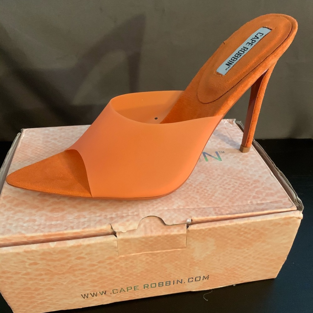 NIB Women’s Size 8.5 Cape Robins Heels